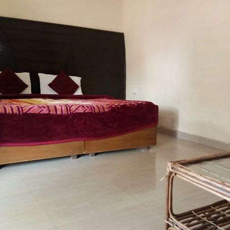 Hotel Bhajgovindam ハリドワール エクステリア 写真
