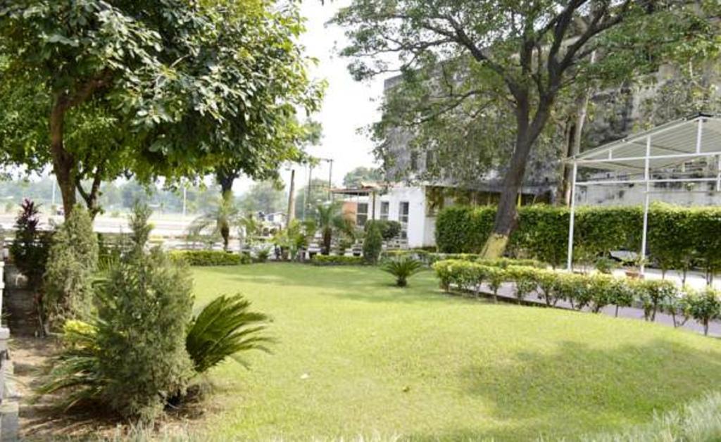 Hotel Bhajgovindam ハリドワール エクステリア 写真