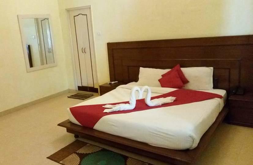Hotel Bhajgovindam ハリドワール エクステリア 写真