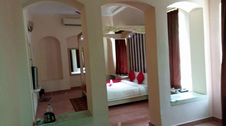 Hotel Bhajgovindam ハリドワール エクステリア 写真