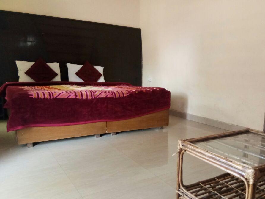 Hotel Bhajgovindam ハリドワール エクステリア 写真